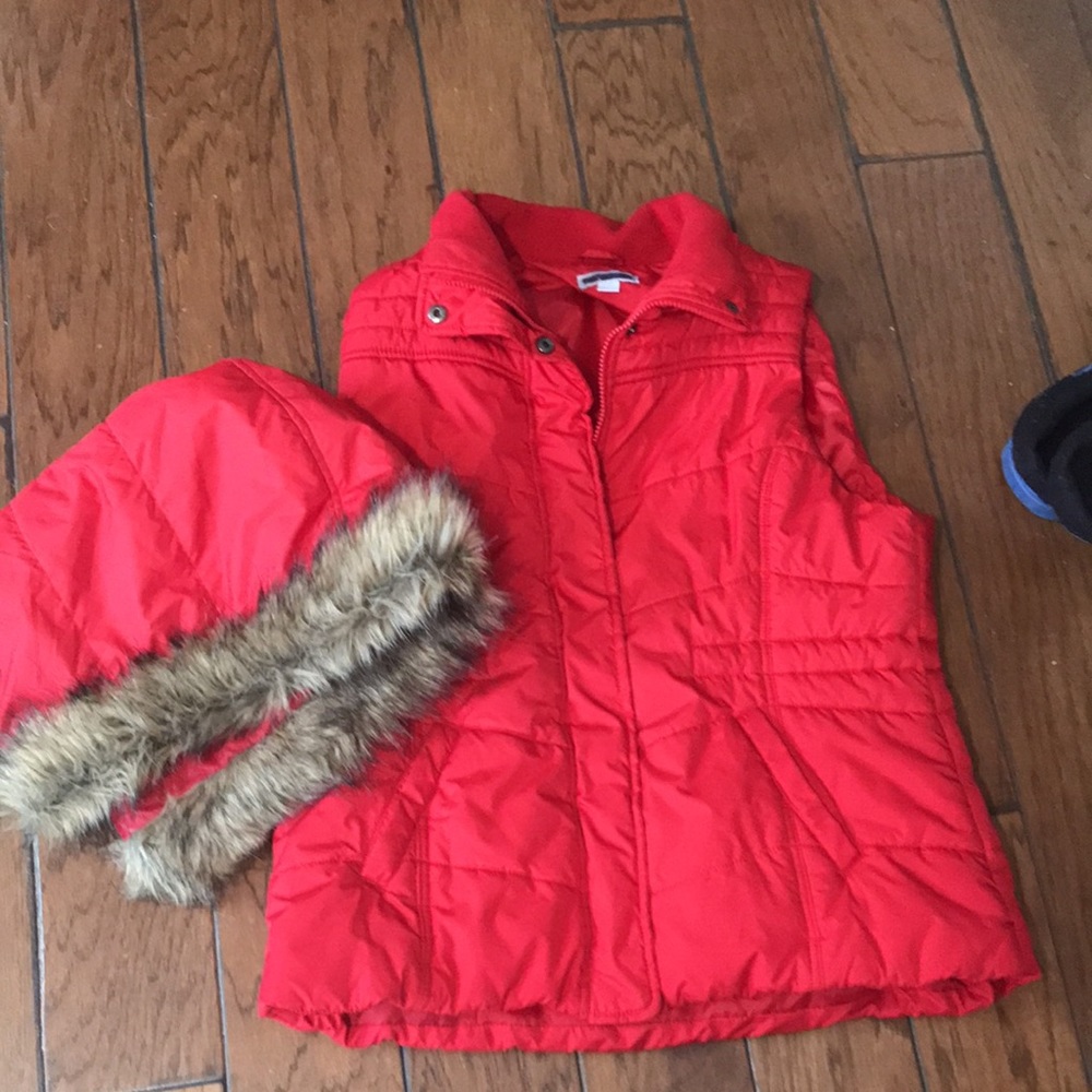 PUFFER VEST 🎈.    Large - Picture 4 of 4